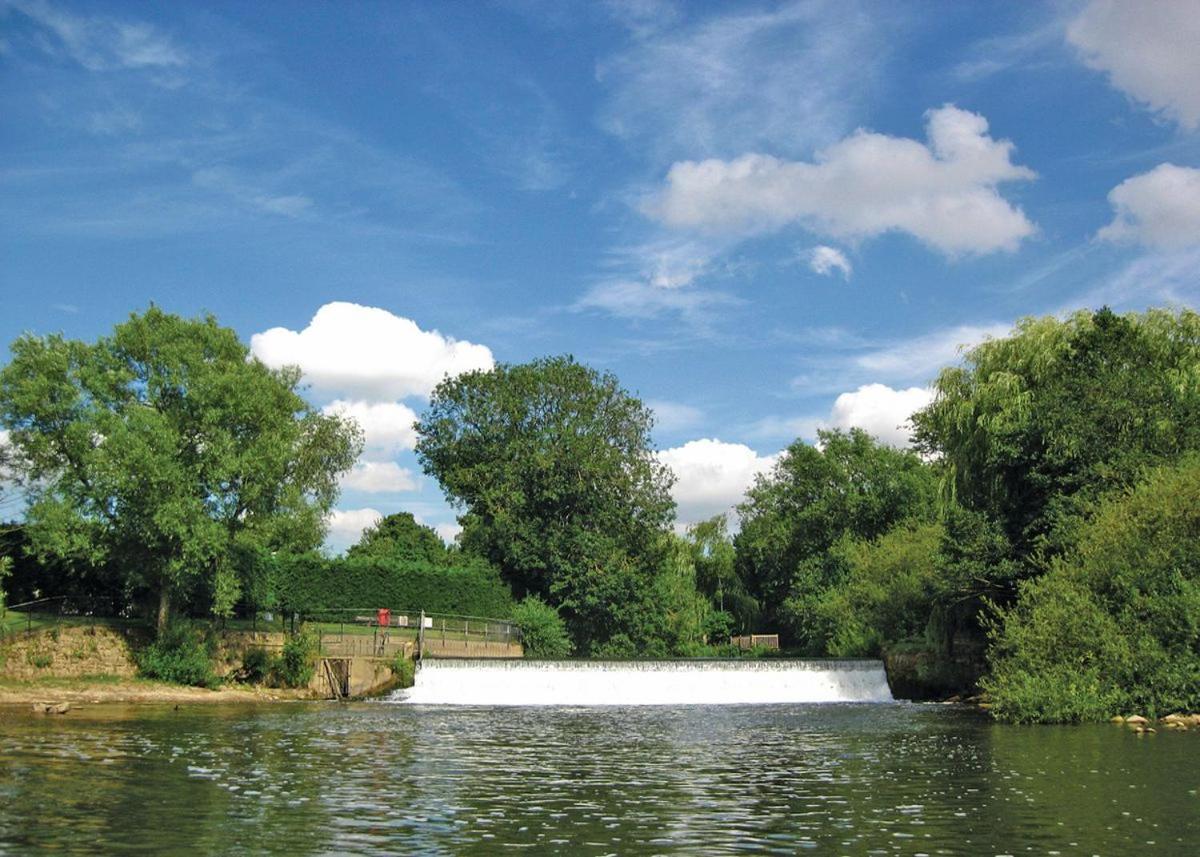 ホテルWeir Country Park Holtby エクステリア 写真